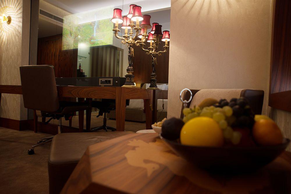 Vogue Hotel Supreme איסטמבול מראה חיצוני תמונה A dining room in a hotel