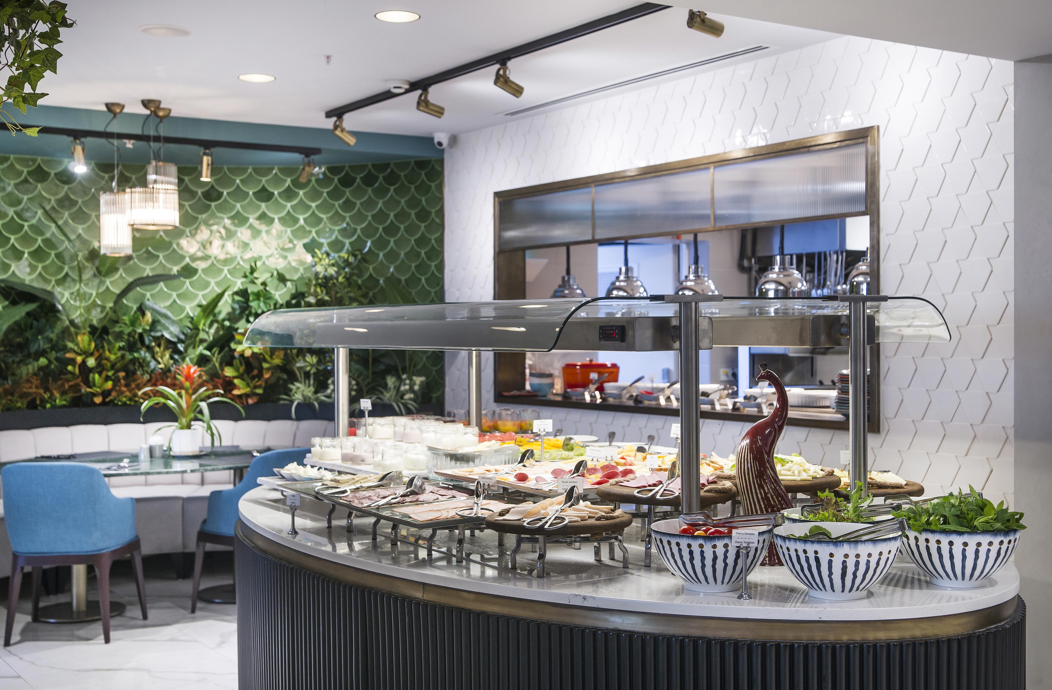 Vogue Hotel Supreme איסטמבול מראה חיצוני תמונה The buffet at the restaurant