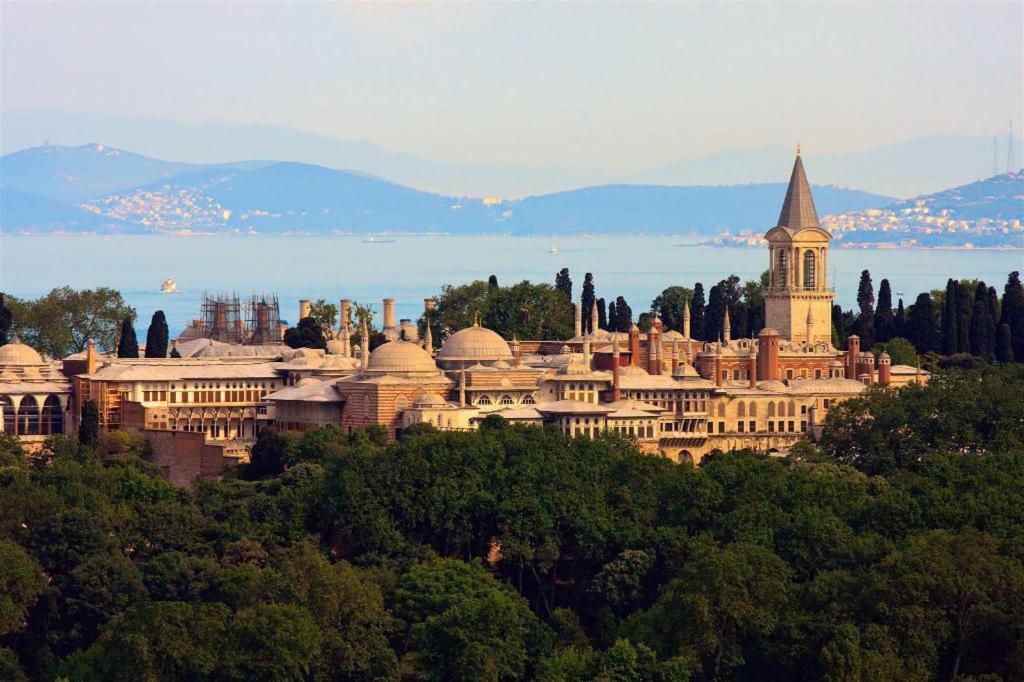 Vogue Hotel Supreme איסטמבול מראה חיצוני תמונה The Bosphorus University