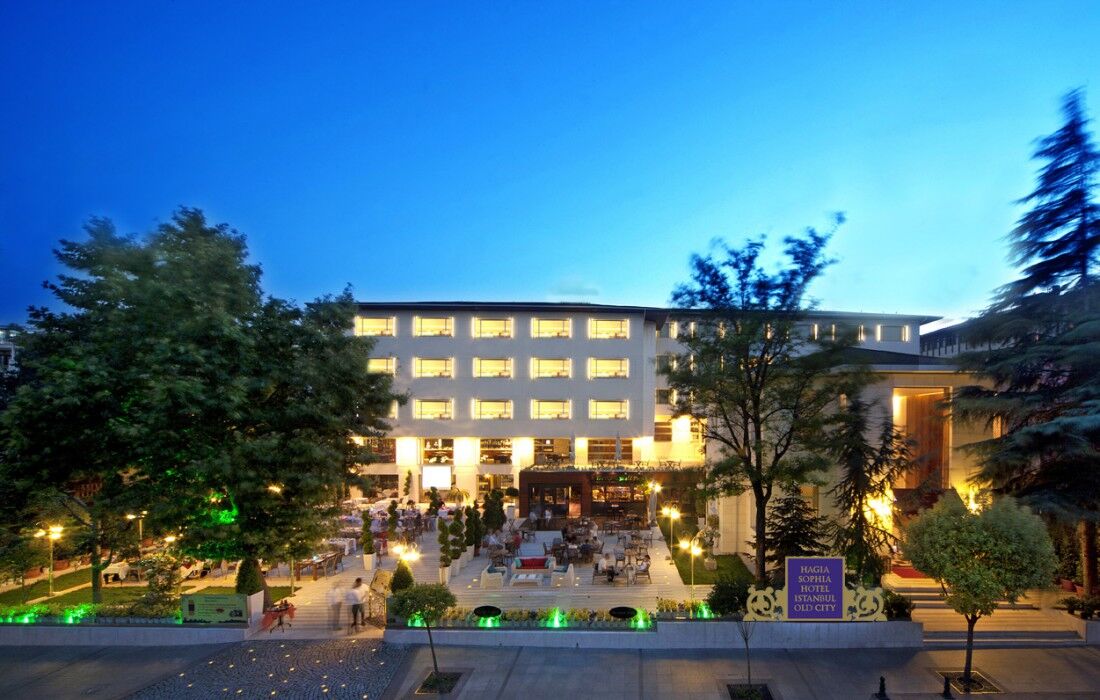 Vogue Hotel Supreme איסטמבול מראה חיצוני תמונה The library